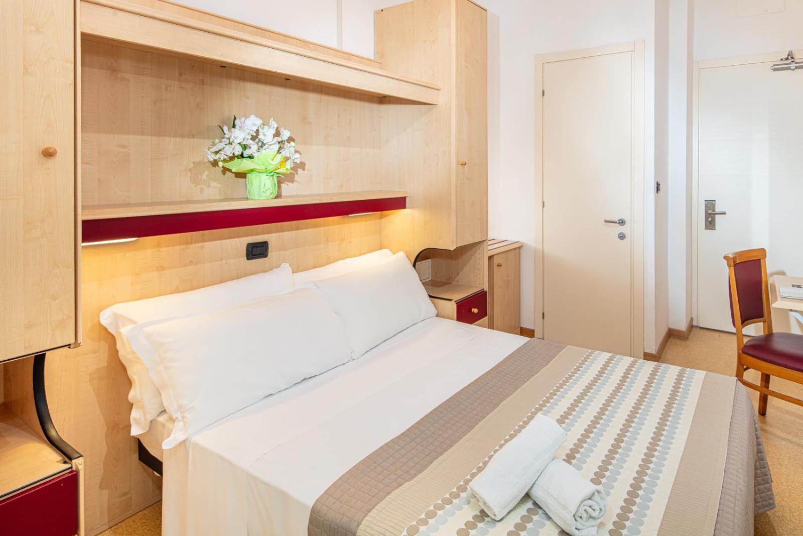 Hotel Regina Lignano Sabbiadoro Cameră foto